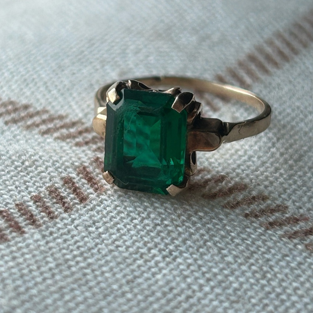 Vintage Emerald 10k Solid Gold Ring - image 1
